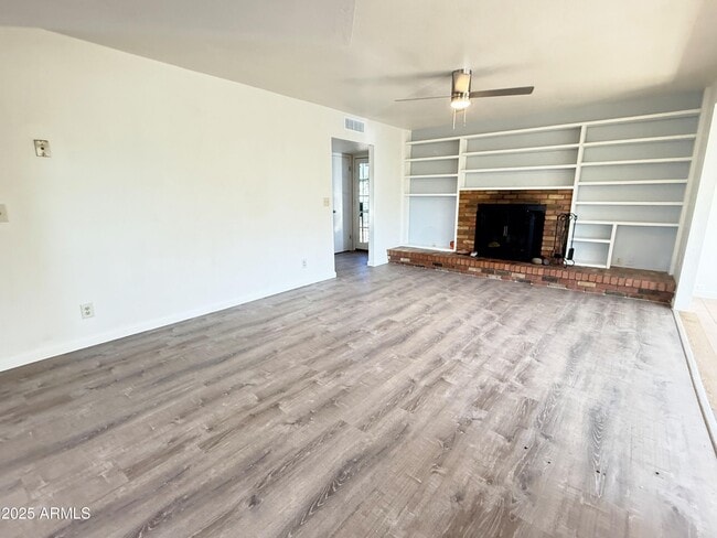 Building Photo - 843 N Arroya Rd