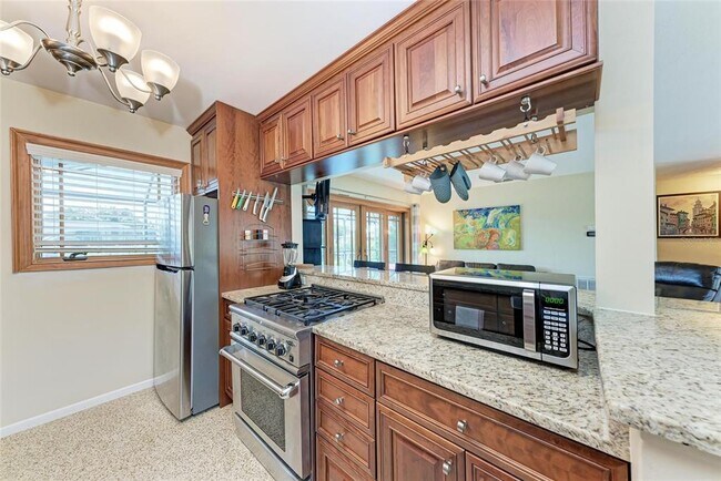 Building Photo - 27192 San Marino Dr