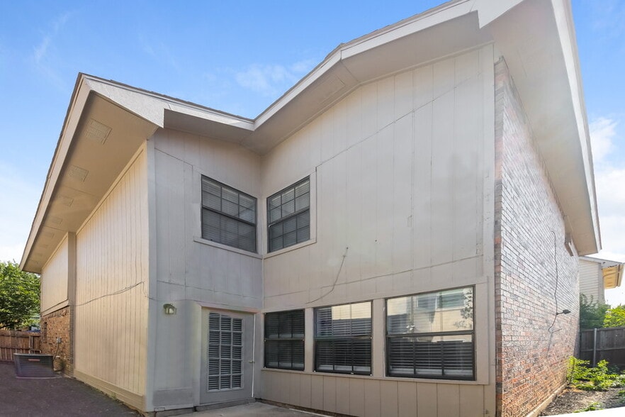 Building Photo - 4044 Windhaven Ln