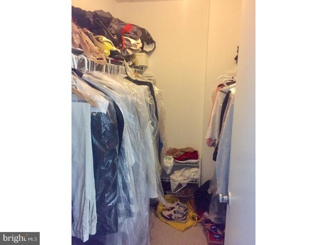 Building Photo - 1326 Spruce St