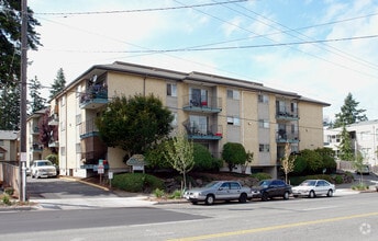 Building Photo - EMERALD PLACE