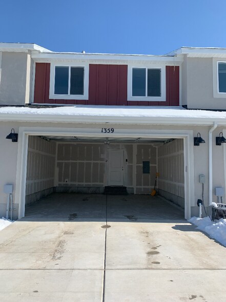 Building Photo - 1359 Oakdale Dr