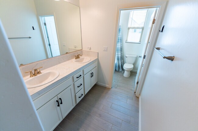 Building Photo - 1705 Brickhill Ct