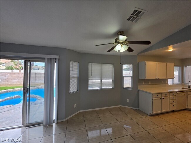 Building Photo - 5843 Berry Hill Ln