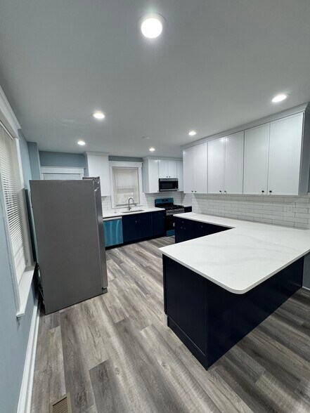 Building Photo - 806 Manatawna Ave
