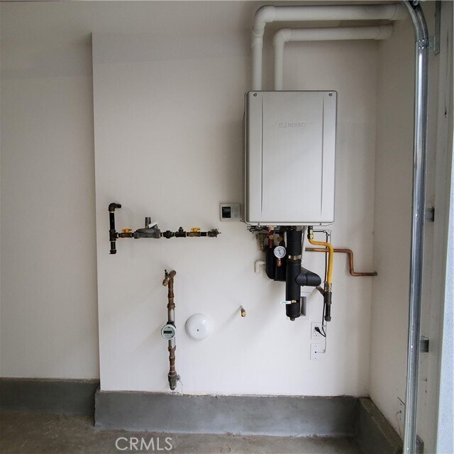 Building Photo - 944 N Divino Privado