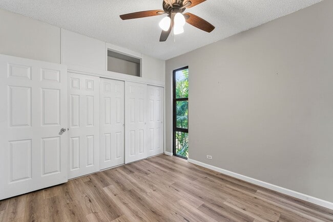 Building Photo - Kailua - End unit - amenities gallore - 3 bed, 2 bath Available NOW !