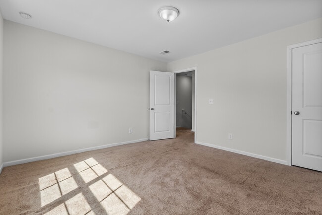 Building Photo - 424 Keeble Dr