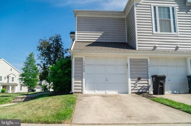 Building Photo - 13909 King Gregory Way