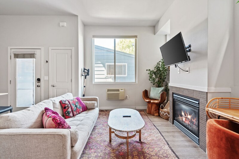 Building Photo - 1607 NW Davis St