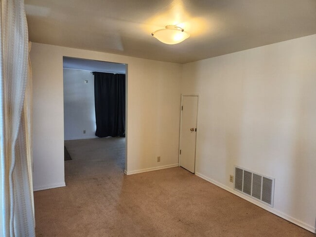 Building Photo - West Valley 3 bedroom country home with 3 bay shop