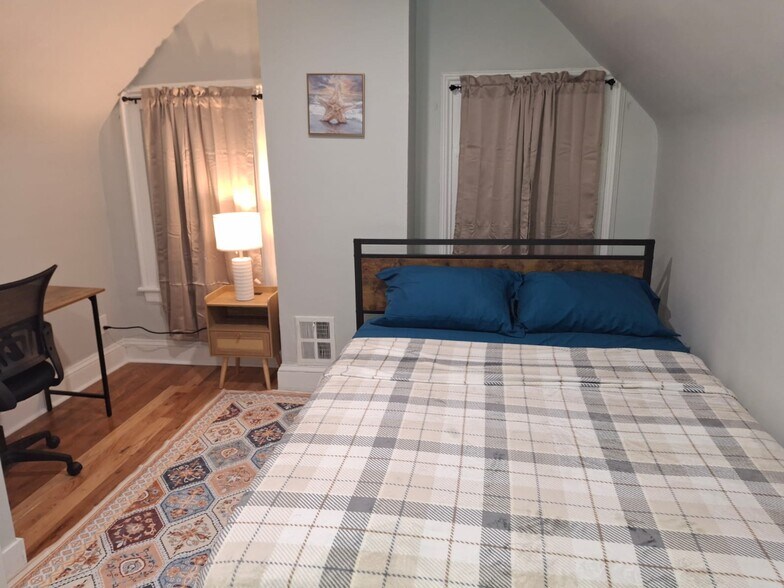 Building Photo - 27 Lexington Ave