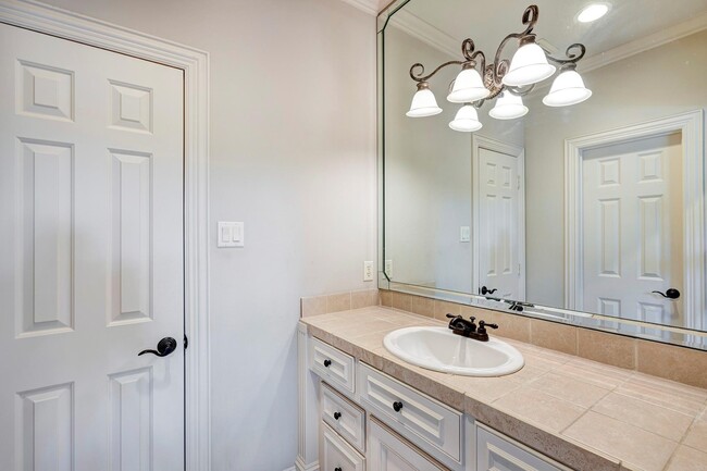 Building Photo - 3110 Glen Haven Blvd