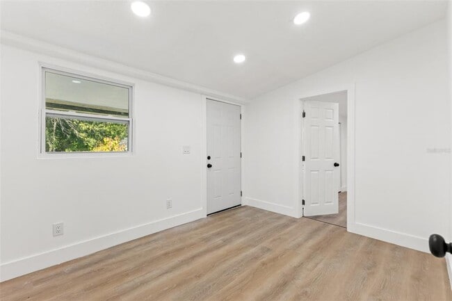 Building Photo - 4504 S 26th Ave