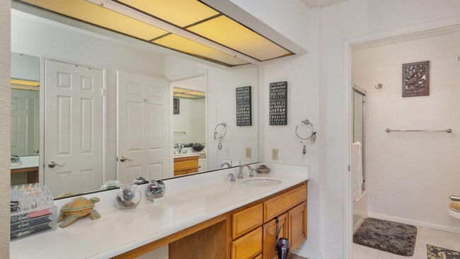 Building Photo - Lovely 1 bedroom Condo in Top-Rated Complex