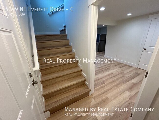 Building Photo - 4749 NE Everett Dr
