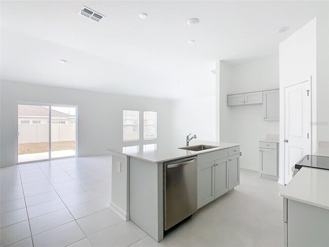 Building Photo - 421 Sandbar Ln