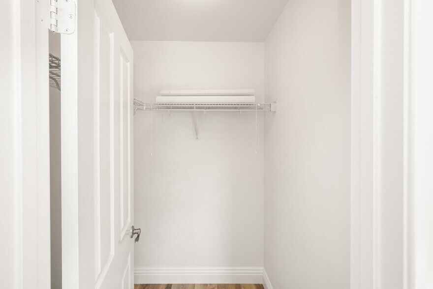 Building Photo - 89 Keepsake