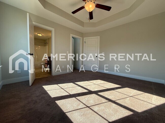Building Photo - Townhome for Rent in Chelsea! COMING SOON!