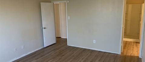 Building Photo - 1006 Hollow Oak Rd