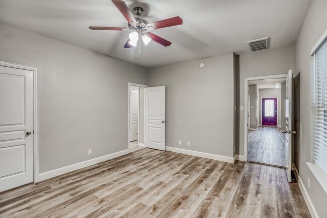 Building Photo - 6006 Lovage Ave