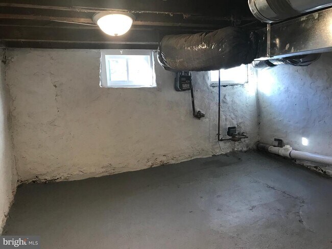 Building Photo - 1829 N Ringgold St