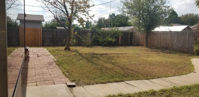Building Photo - 5130 Leland Dr