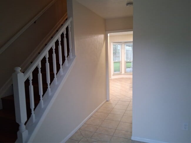 Building Photo - 17010 Poplar Hill St