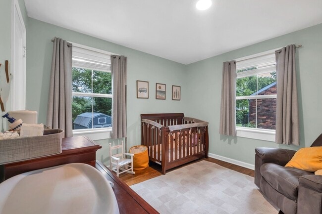 Building Photo - 2929 Emery Dr