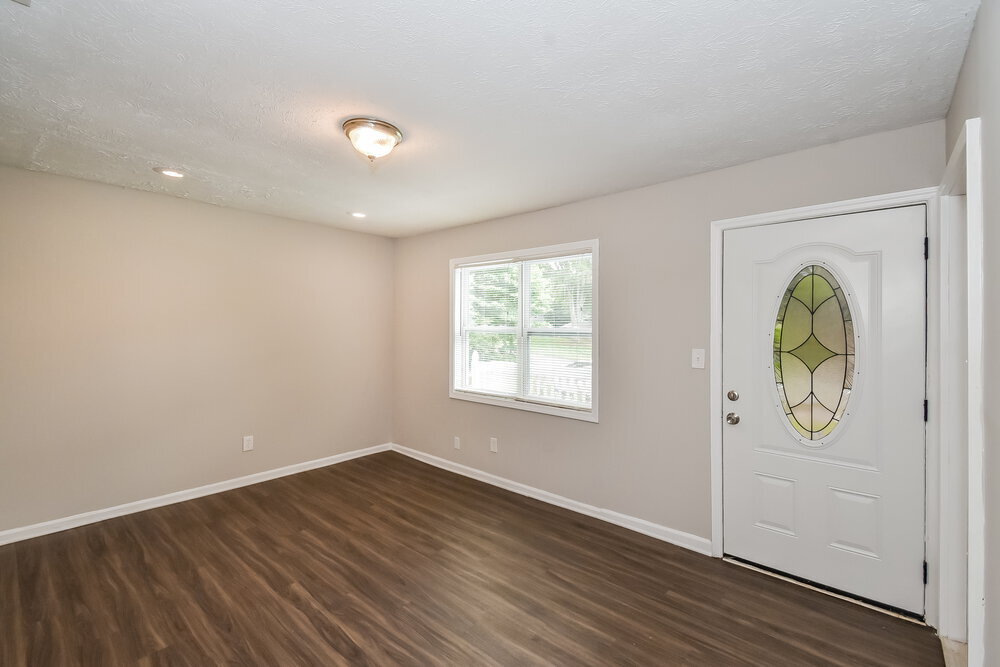 Building Photo - 8888 Northview Dr