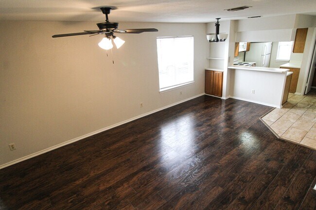 Building Photo - 945 Schertz Pkwy