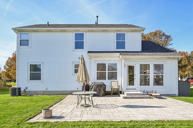 Building Photo - 2230 Seton Dr