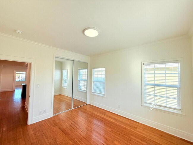 Building Photo - 1536 4th Ave