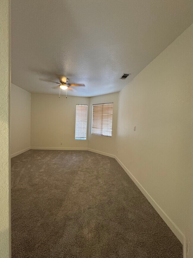 Building Photo - 22747 Pebblestone Dr