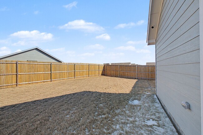 Building Photo - 6732 Bramblewood Dr