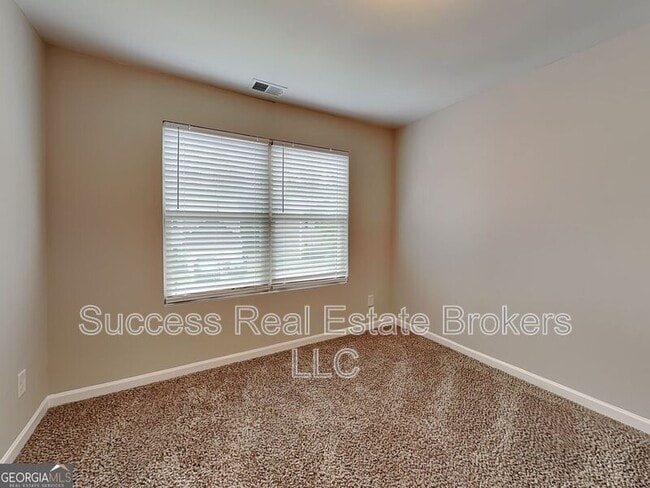 Building Photo - 65 Timberland Trace Way