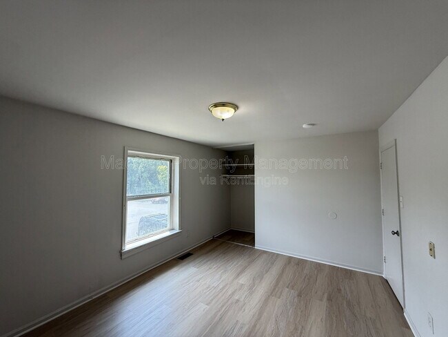 Building Photo - 809 Denton Cir