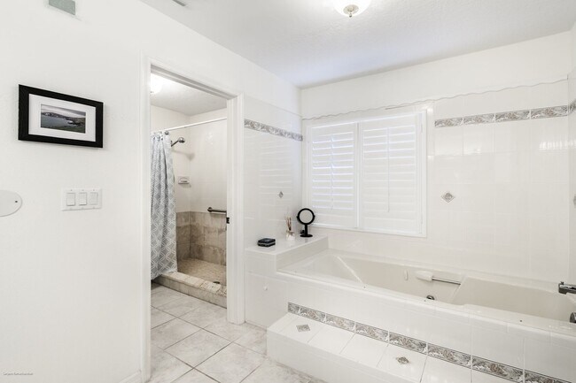 Building Photo - 1477 Park Beach Cir