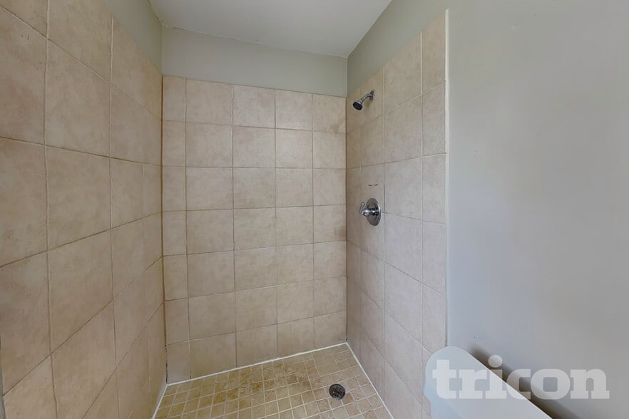 Building Photo - 1404 Fernwood Pl
