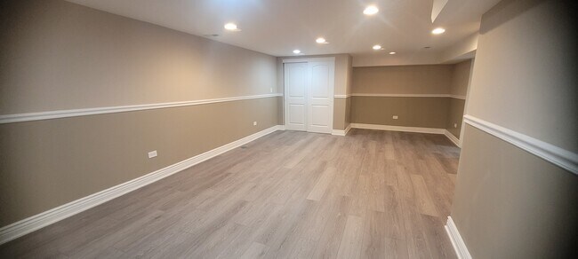 Building Photo - 1215 W Talcott Rd