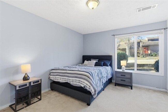 Building Photo - 1512 Stoneleigh Way