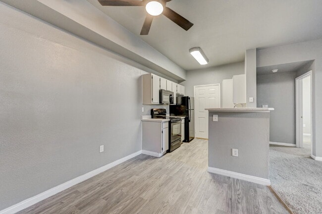 Building Photo - Ground Floor 2BD/2BA Condo in Gated Henderson Community – Resort-Style Amenities!