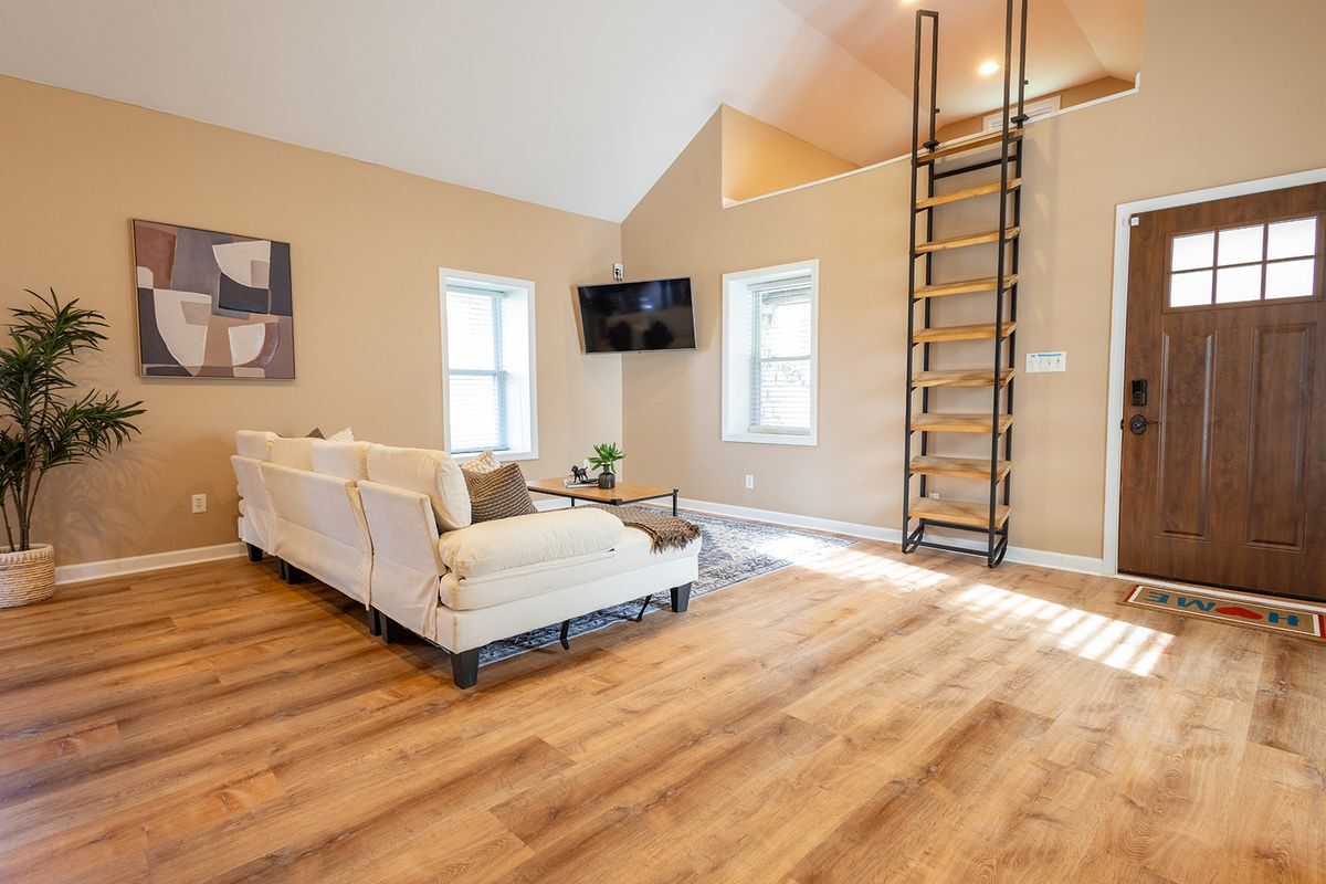 Building Photo - 5430 Oakley Ave