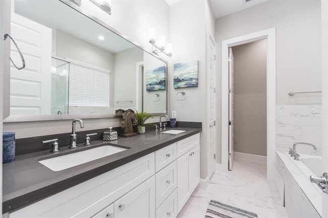 Building Photo - 2149 Hoskins Dr