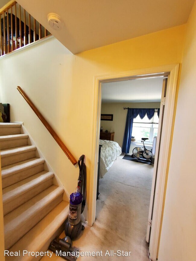 Building Photo - 3 br, 2.5 bath House - 13 Dallenbach Lane