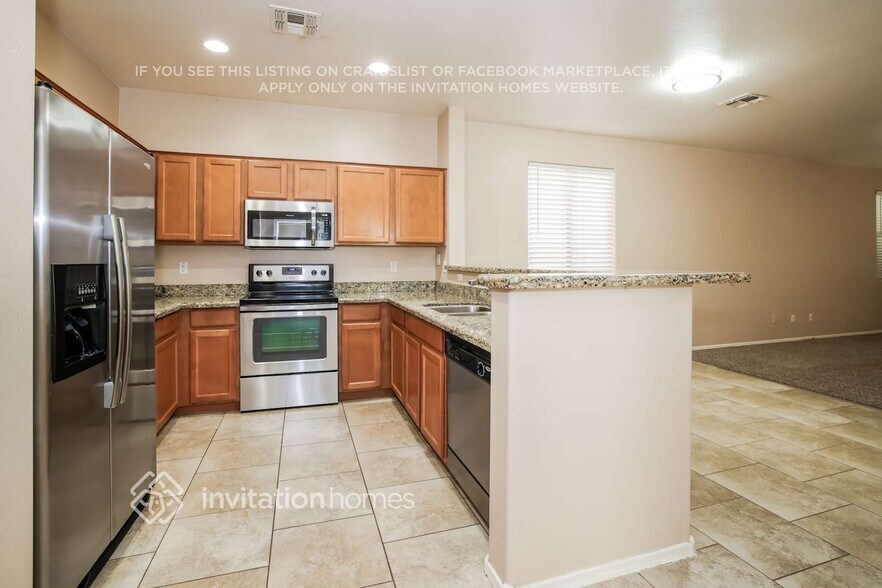 Building Photo - 6805 S 70th Dr