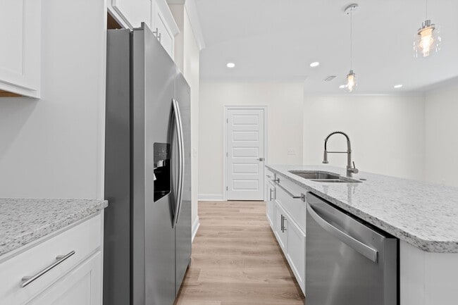 Building Photo - Bayou View