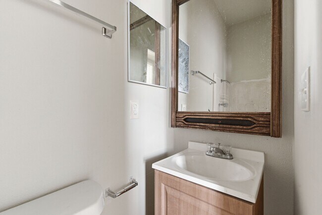 Building Photo - 2411 Leffingwell St
