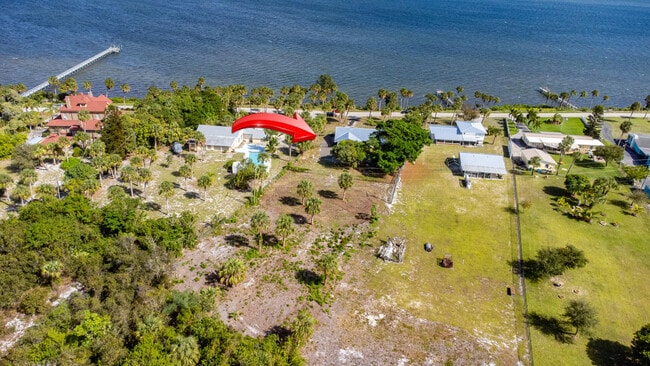 Building Photo - 4003 S Indian River Dr