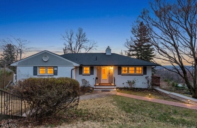 Building Photo - 145 Highview Terrace